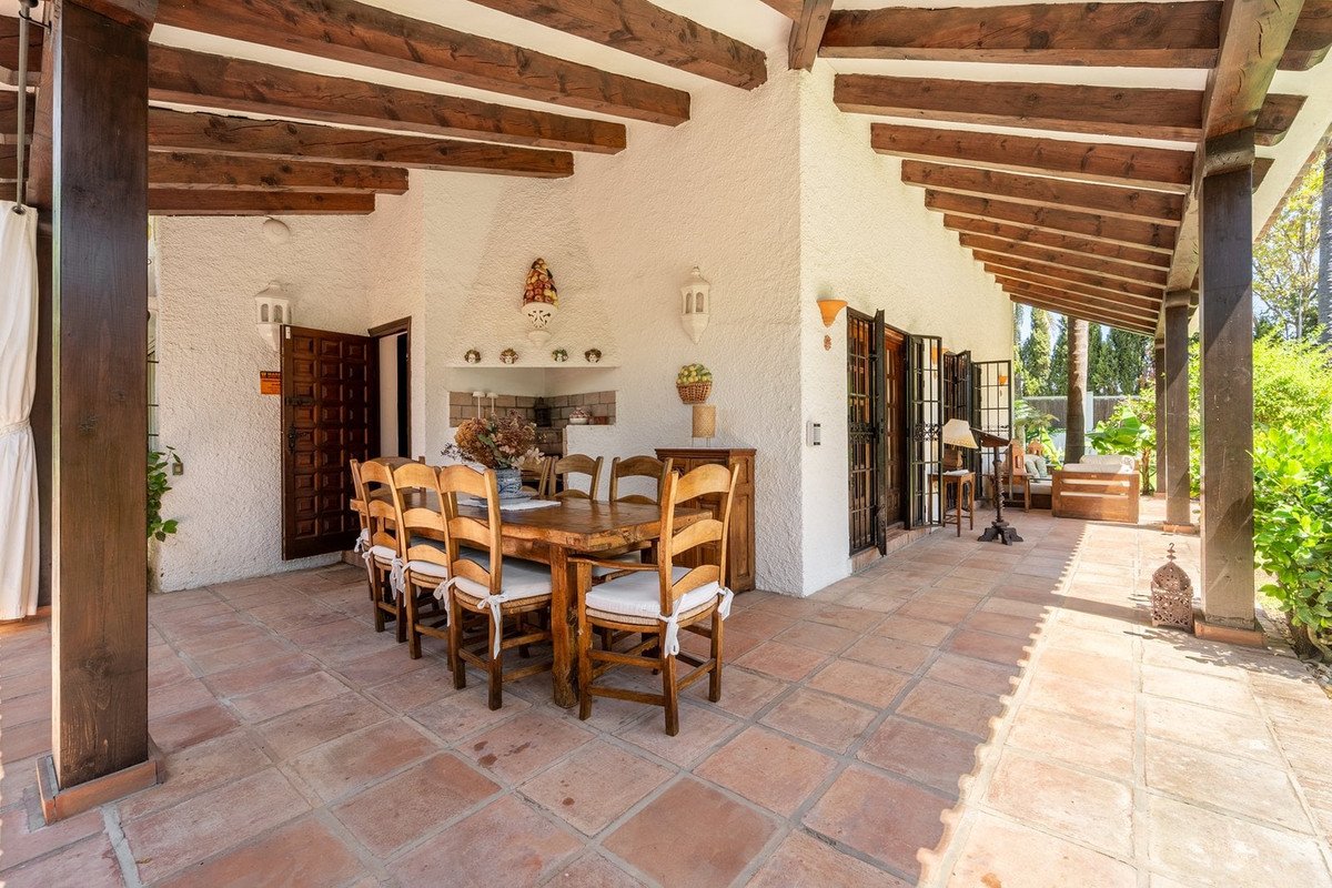4 Bed Detached Villa in Marbella
