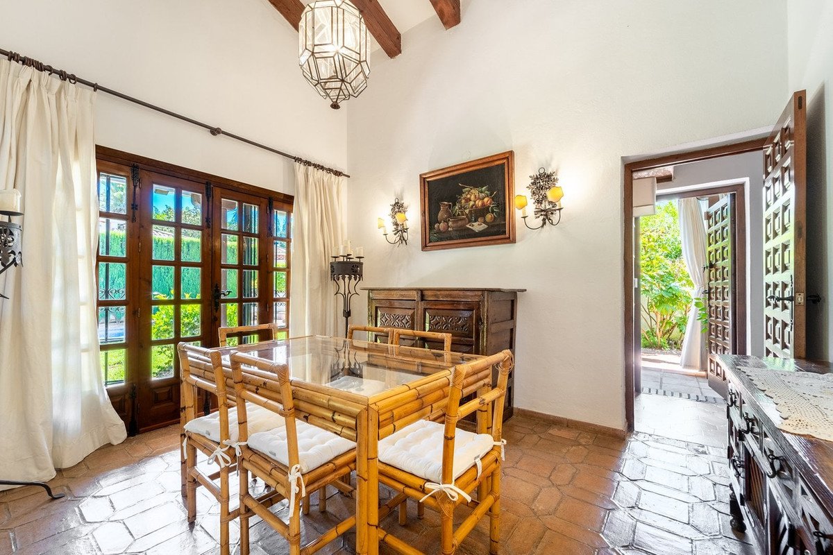 4 Bed Detached Villa in Marbella