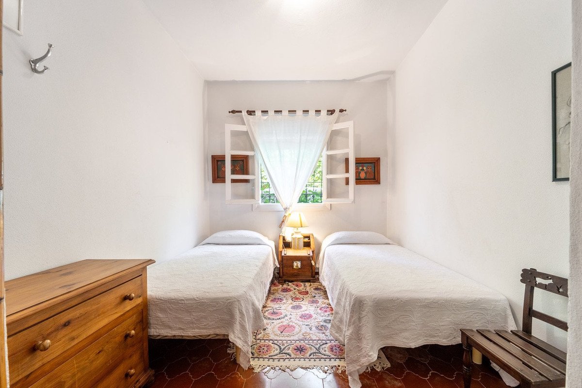 4 Bed Detached Villa in Marbella