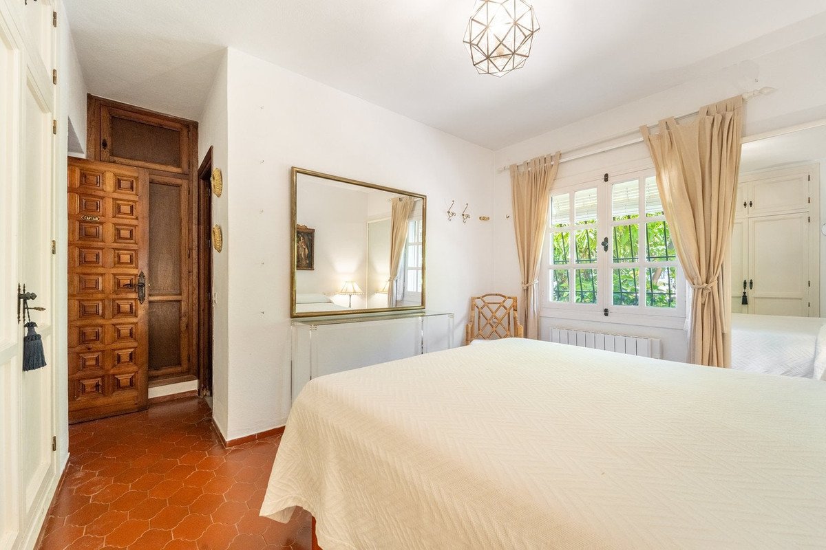 4 Bed Detached Villa in Marbella