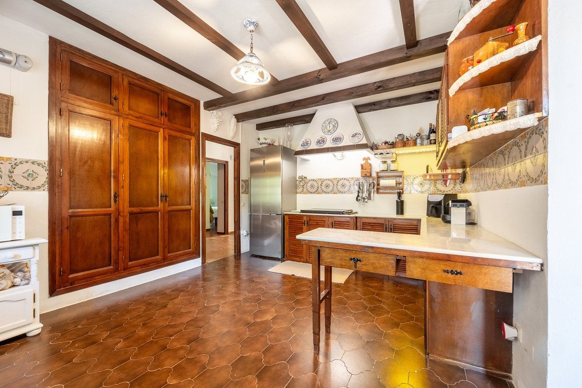 4 Bed Detached Villa in Marbella