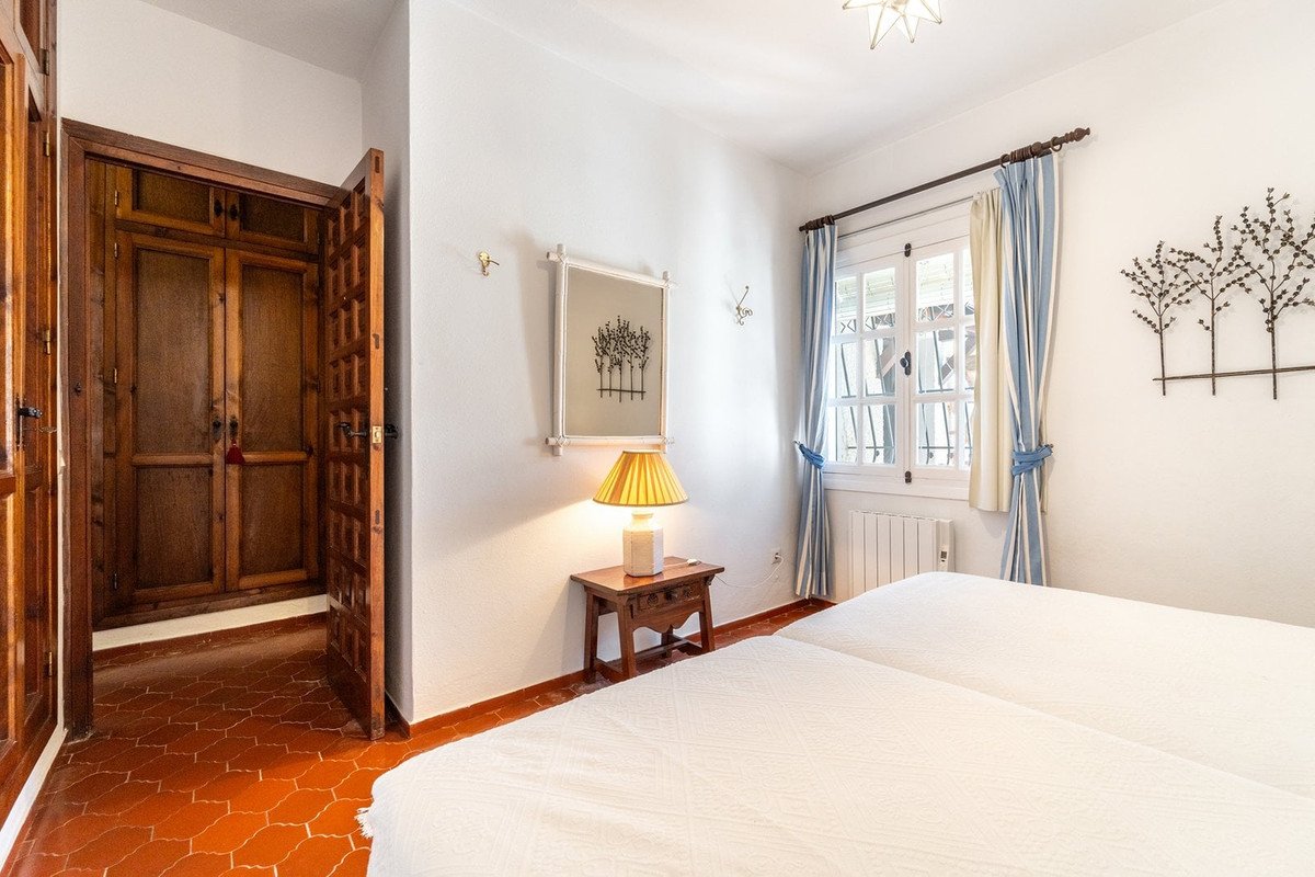 4 Bed Detached Villa in Marbella