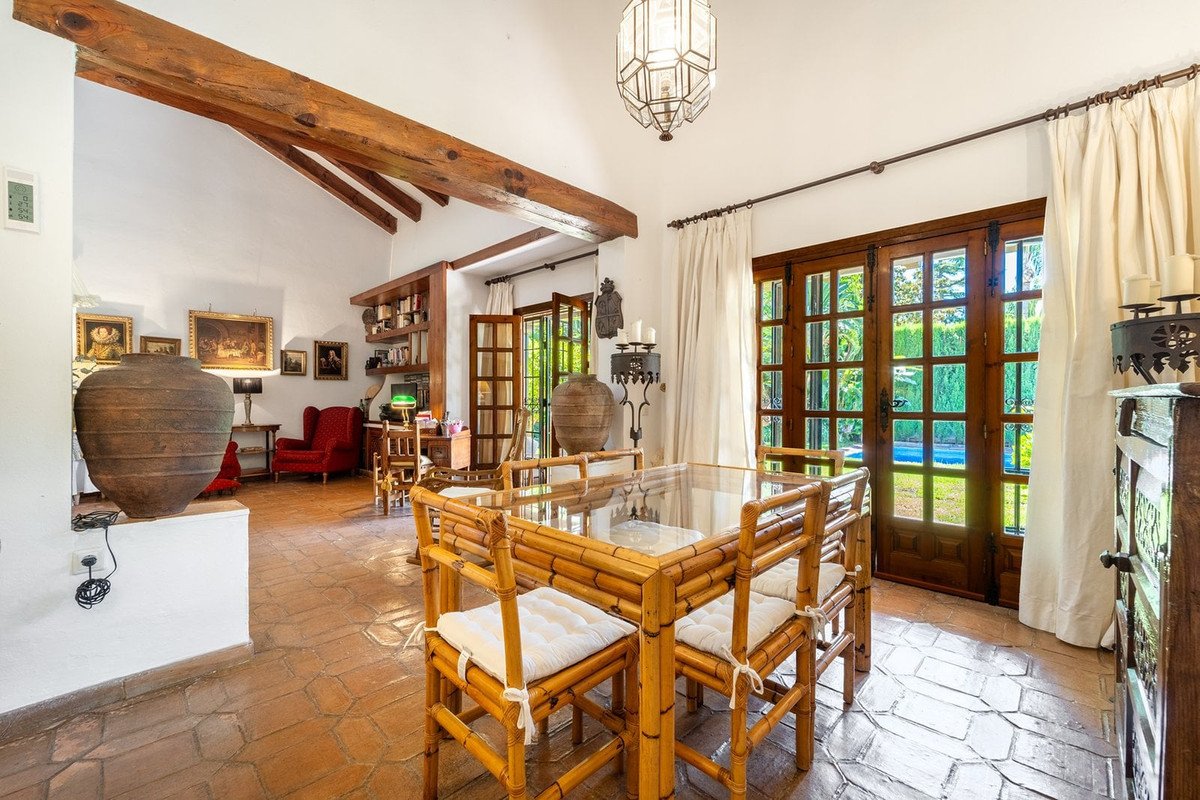 4 Bed Detached Villa in Marbella