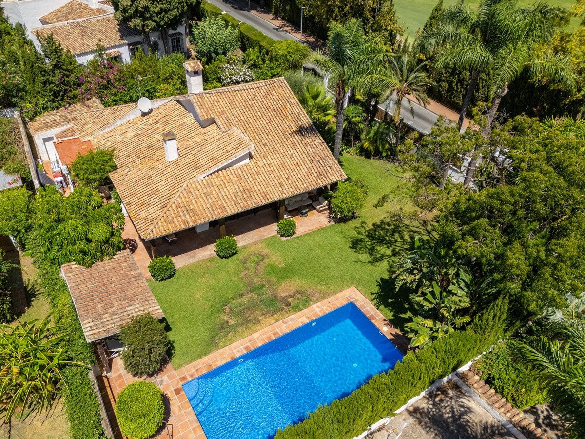 4 Bed Detached Villa in Marbella