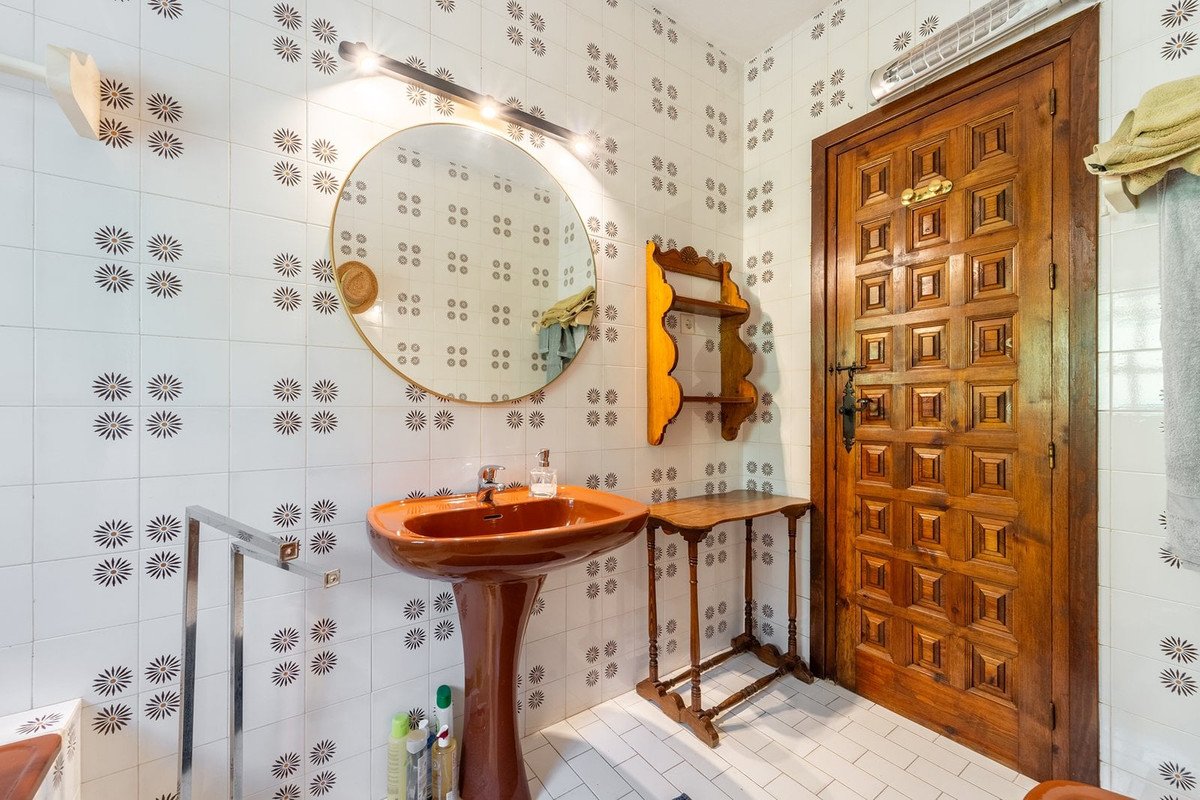 4 Bed Detached Villa in Marbella