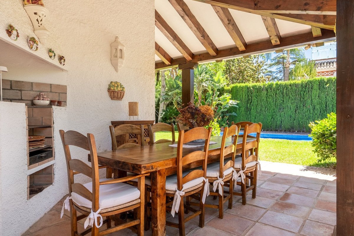4 Bed Detached Villa in Marbella