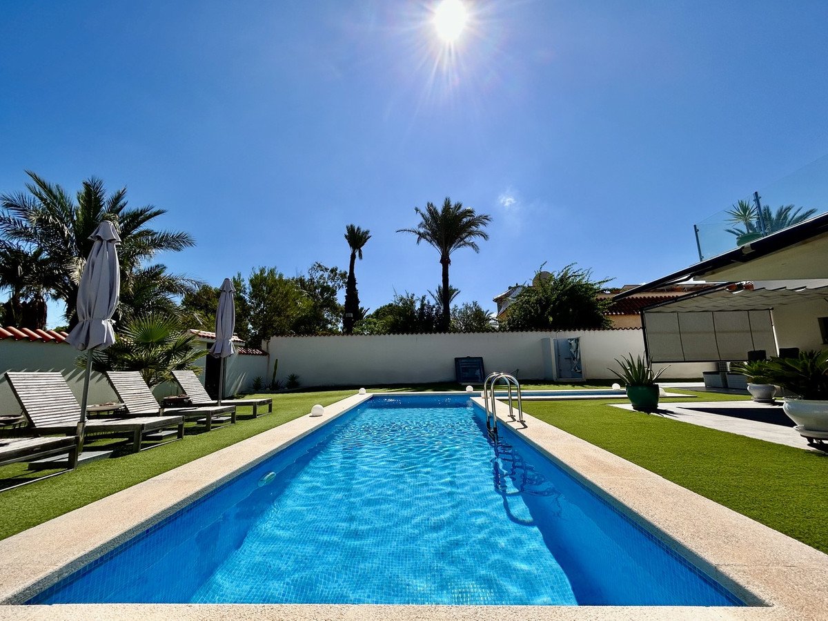 3 Bed Detached Villa in Los Urrutias