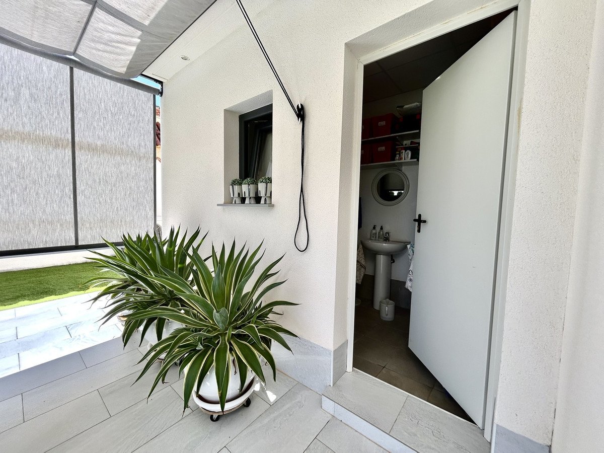 3 Bed Detached Villa in Los Urrutias