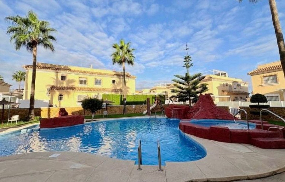 2 Bed Ground Floor Apartment in Villamartin