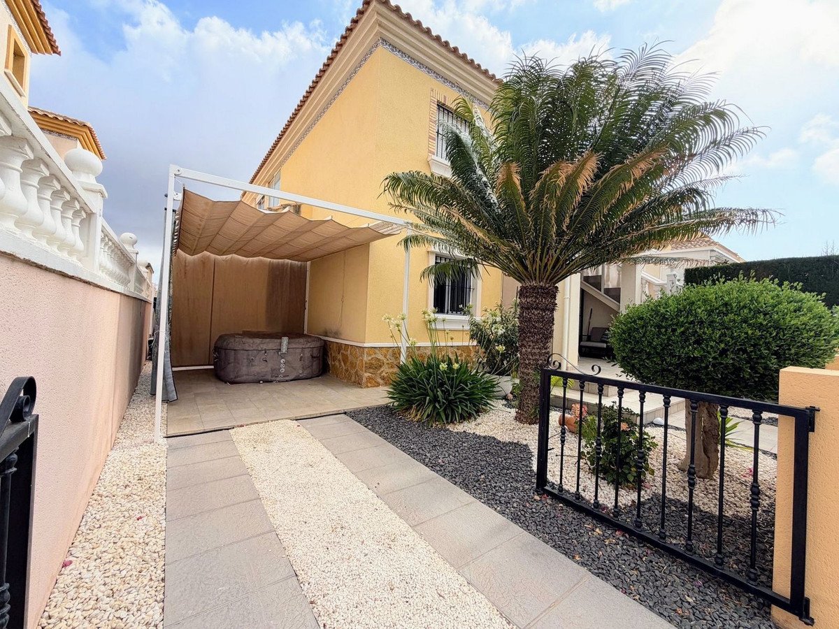 2 Bed Ground Floor Apartment in Villamartin