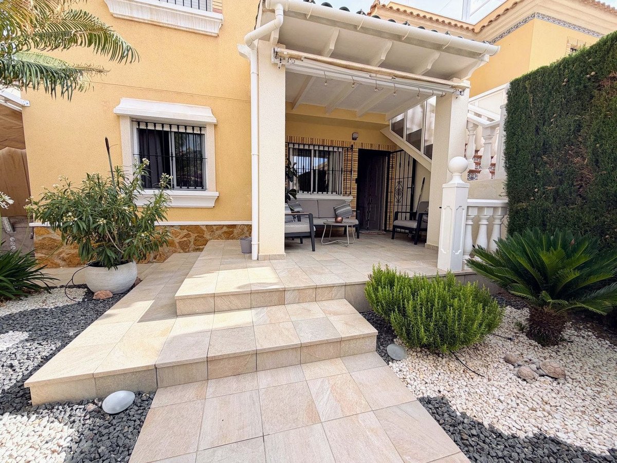 2 Bed Ground Floor Apartment in Villamartin