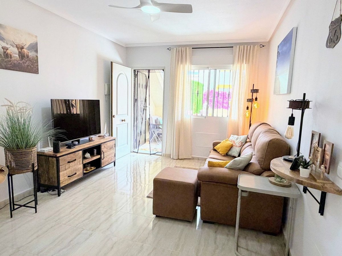 2 Bed Ground Floor Apartment in Villamartin