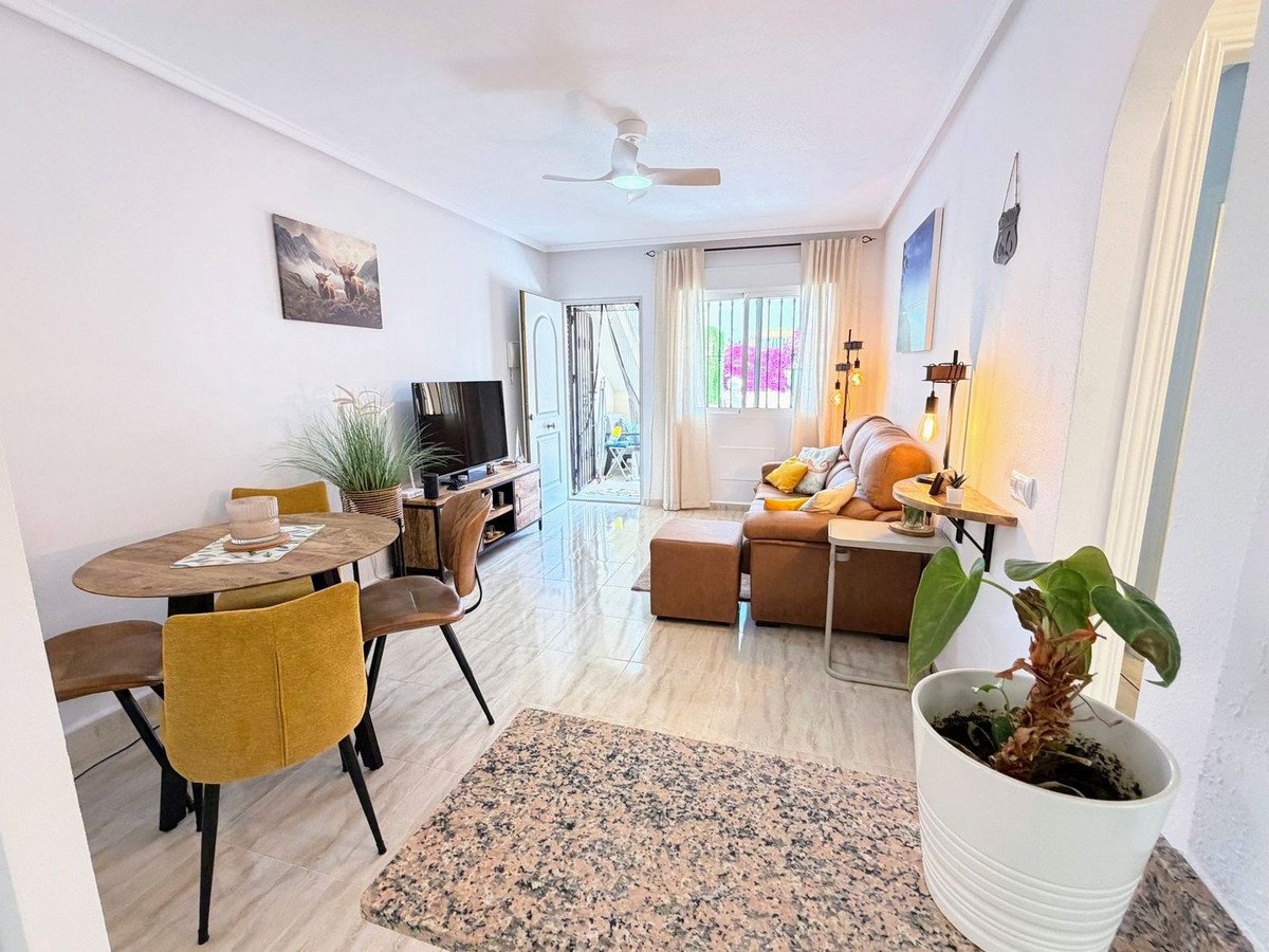 2 Bed Ground Floor Apartment in Villamartin