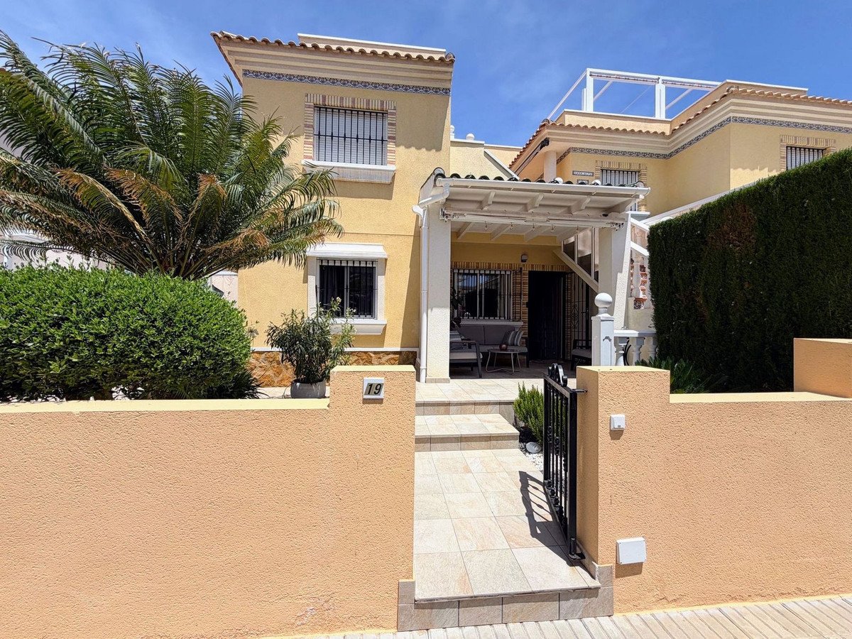2 Bed Ground Floor Apartment in Villamartin