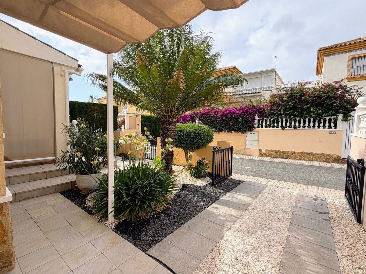 2 Bed Ground Floor Apartment in Villamartin