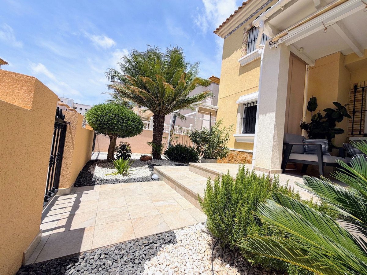 2 Bed Ground Floor Apartment in Villamartin