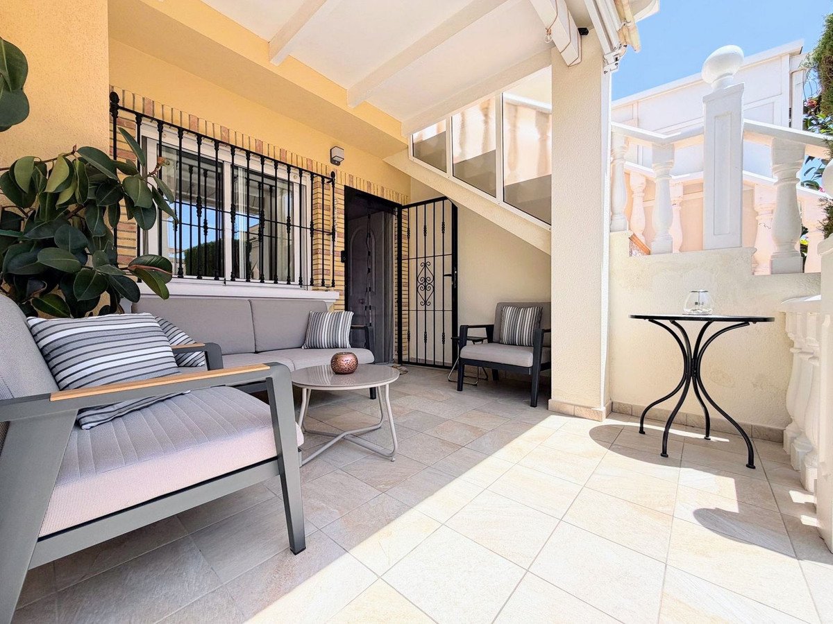 2 Bed Ground Floor Apartment in Villamartin