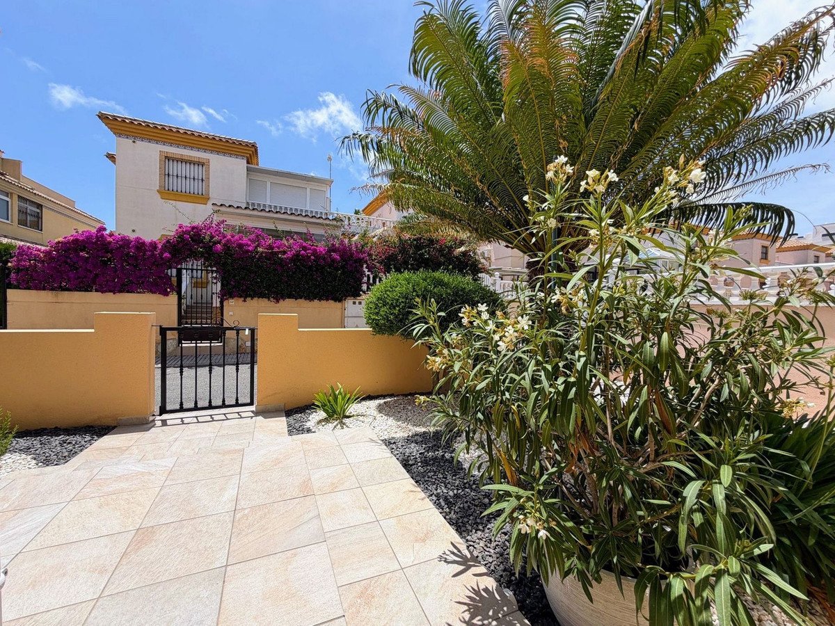 2 Bed Ground Floor Apartment in Villamartin