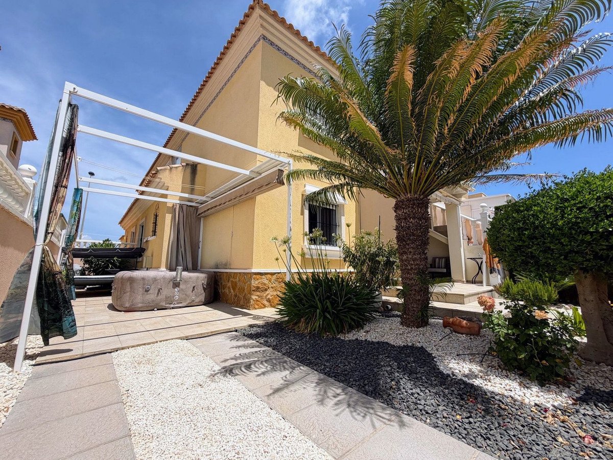 2 Bed Ground Floor Apartment in Villamartin