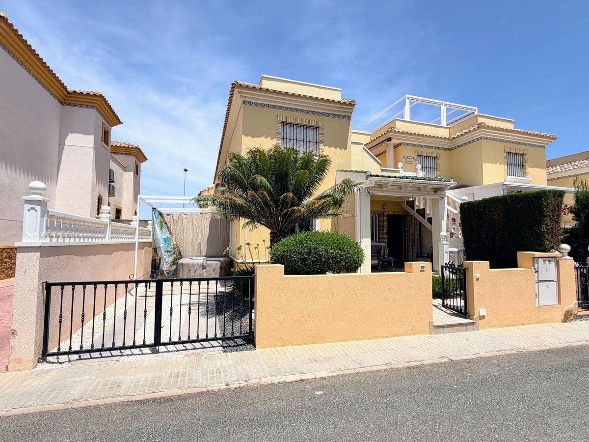 2 Bed Ground Floor Apartment in Villamartin