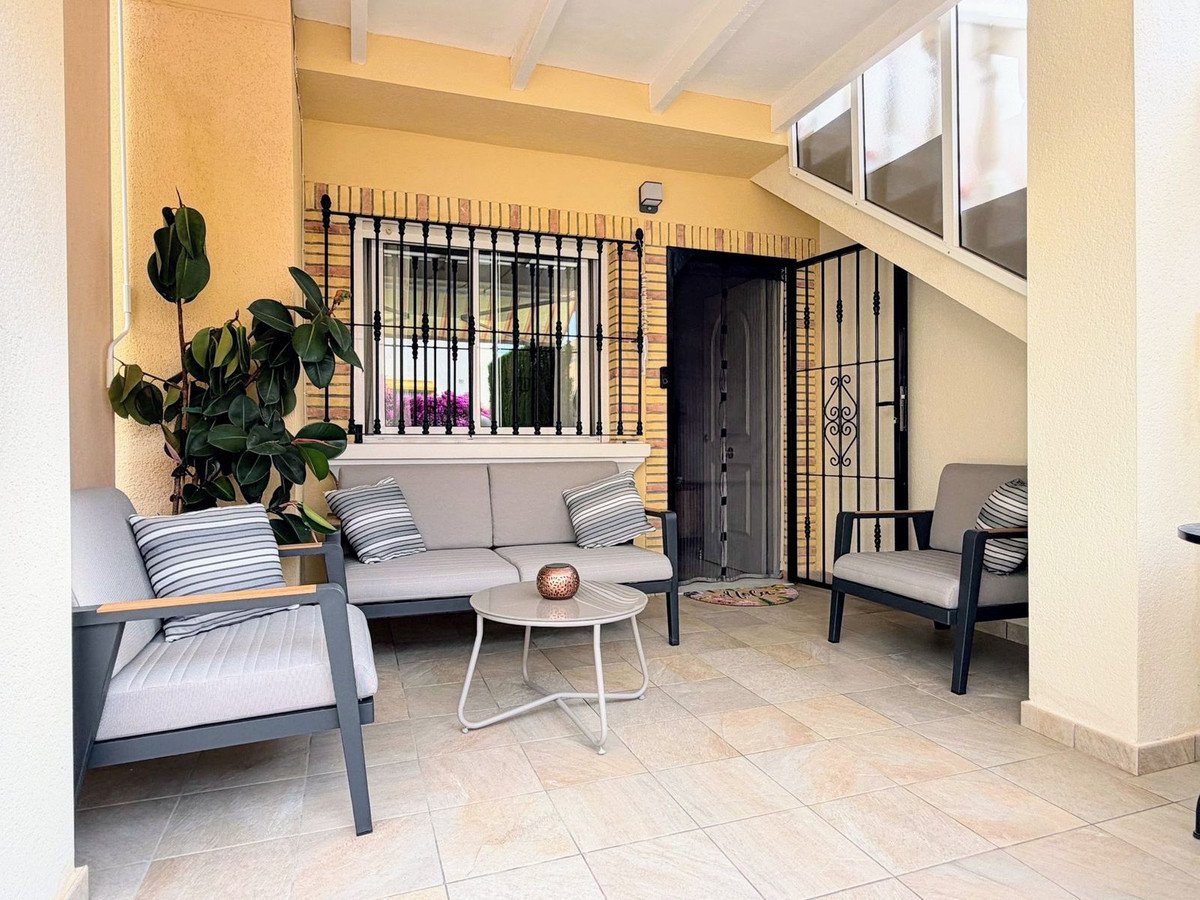 2 Bed Ground Floor Apartment in Villamartin