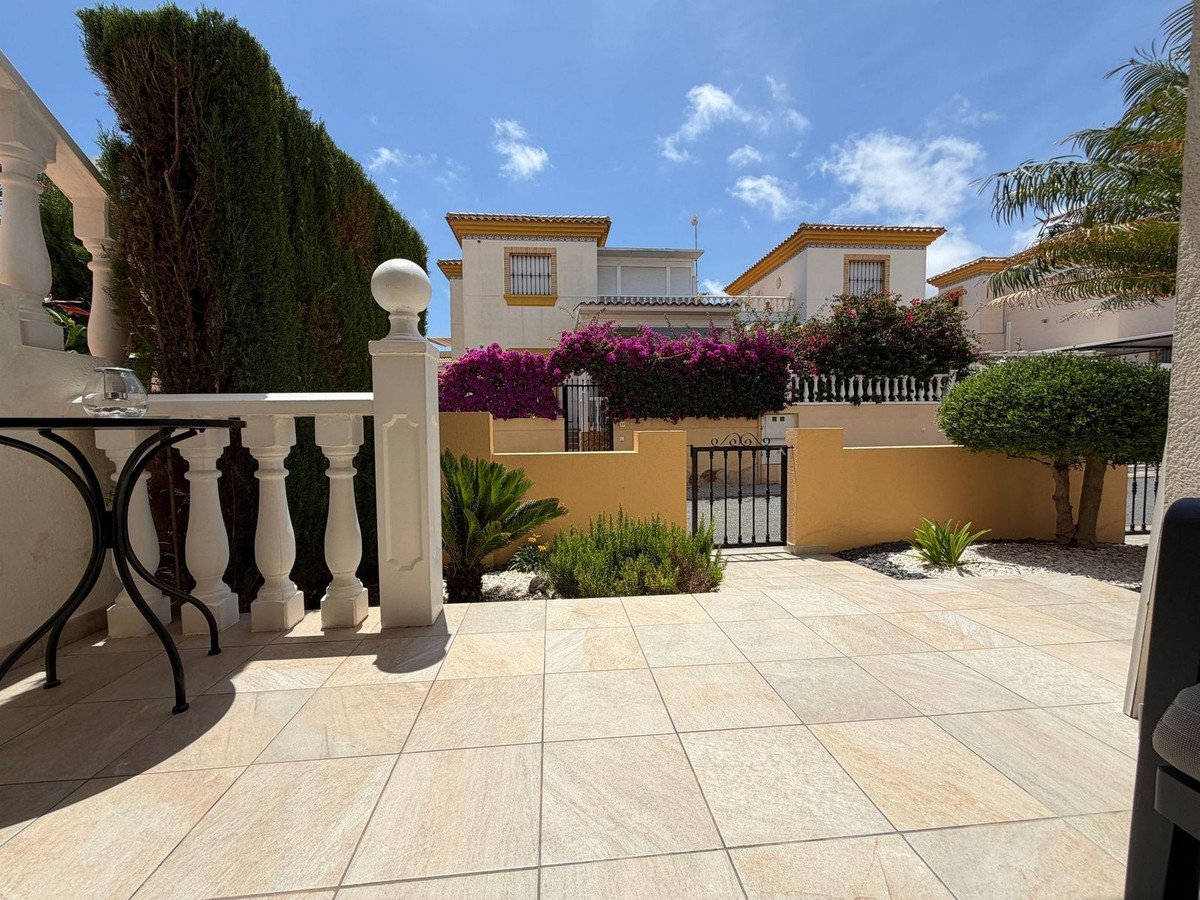 2 Bed Ground Floor Apartment in Villamartin