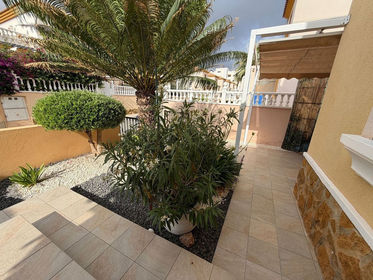 2 Bed Ground Floor Apartment in Villamartin
