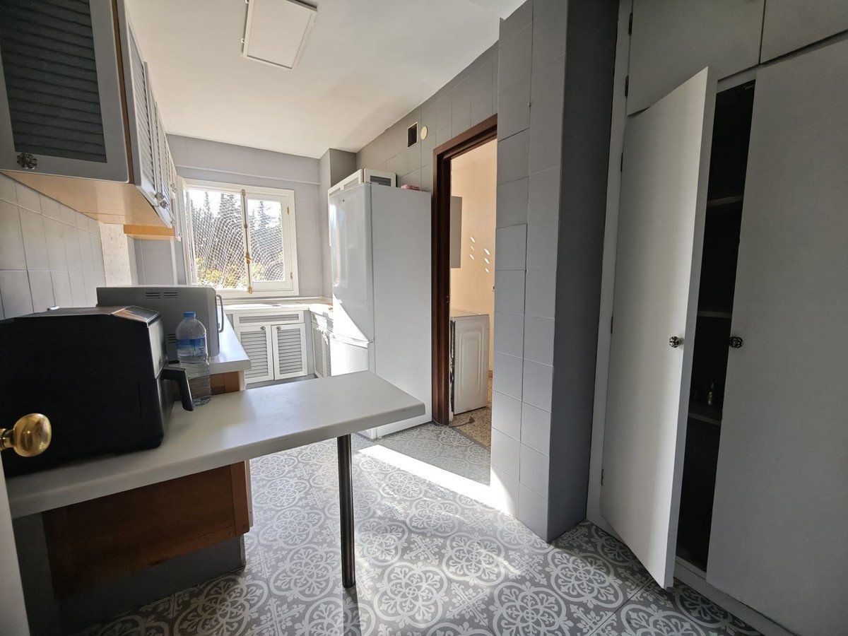 3 Bed Middle Floor Apartment in Marbella