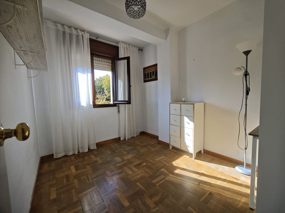 3 Bed Middle Floor Apartment in Marbella