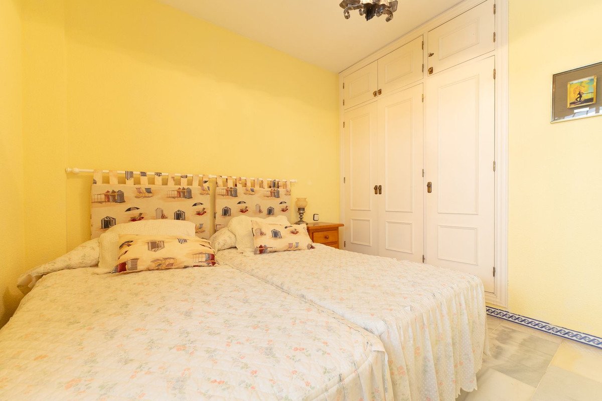 2 Bed Middle Floor Apartment in Fuengirola
