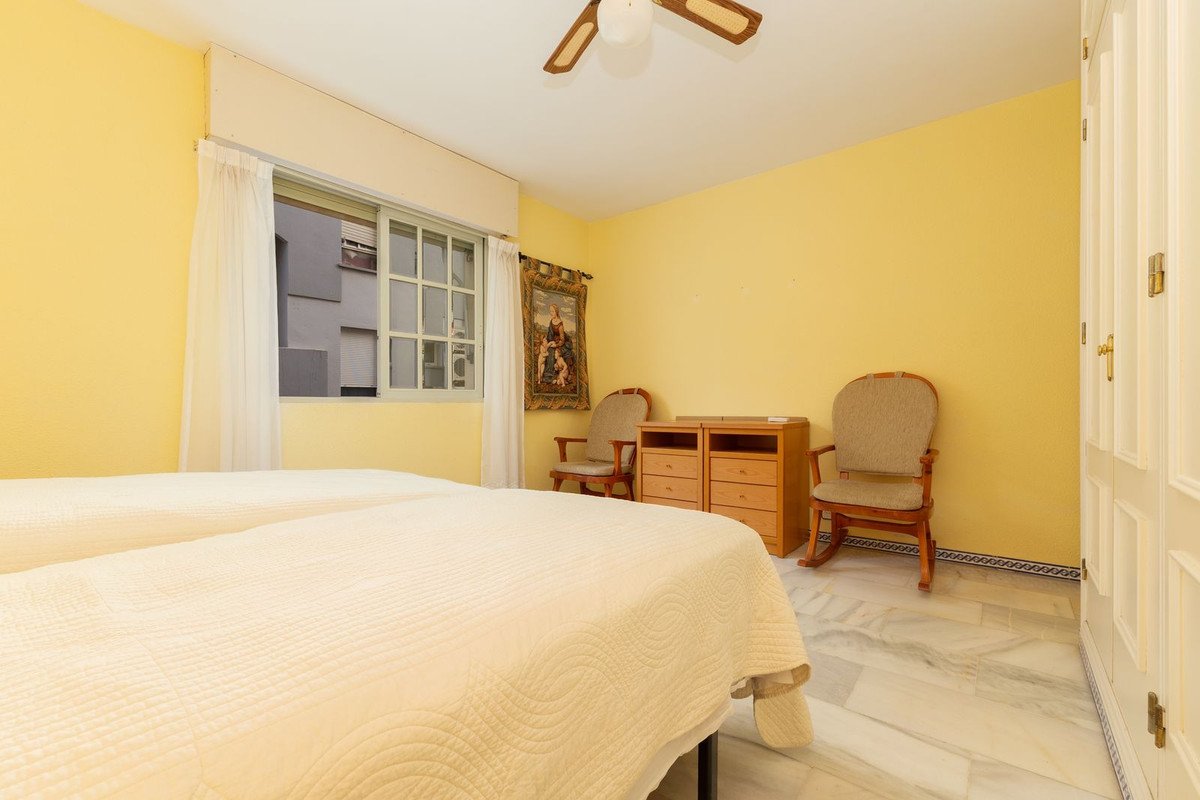 2 Bed Middle Floor Apartment in Fuengirola