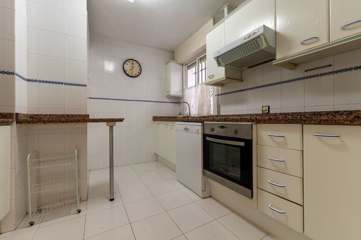 2 Bed Middle Floor Apartment in Fuengirola