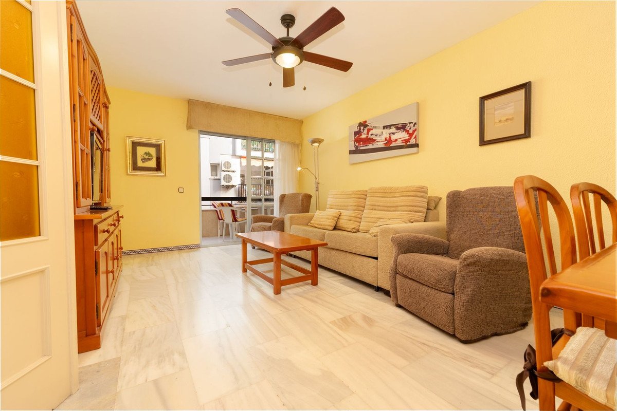 2 Bed Middle Floor Apartment in Fuengirola