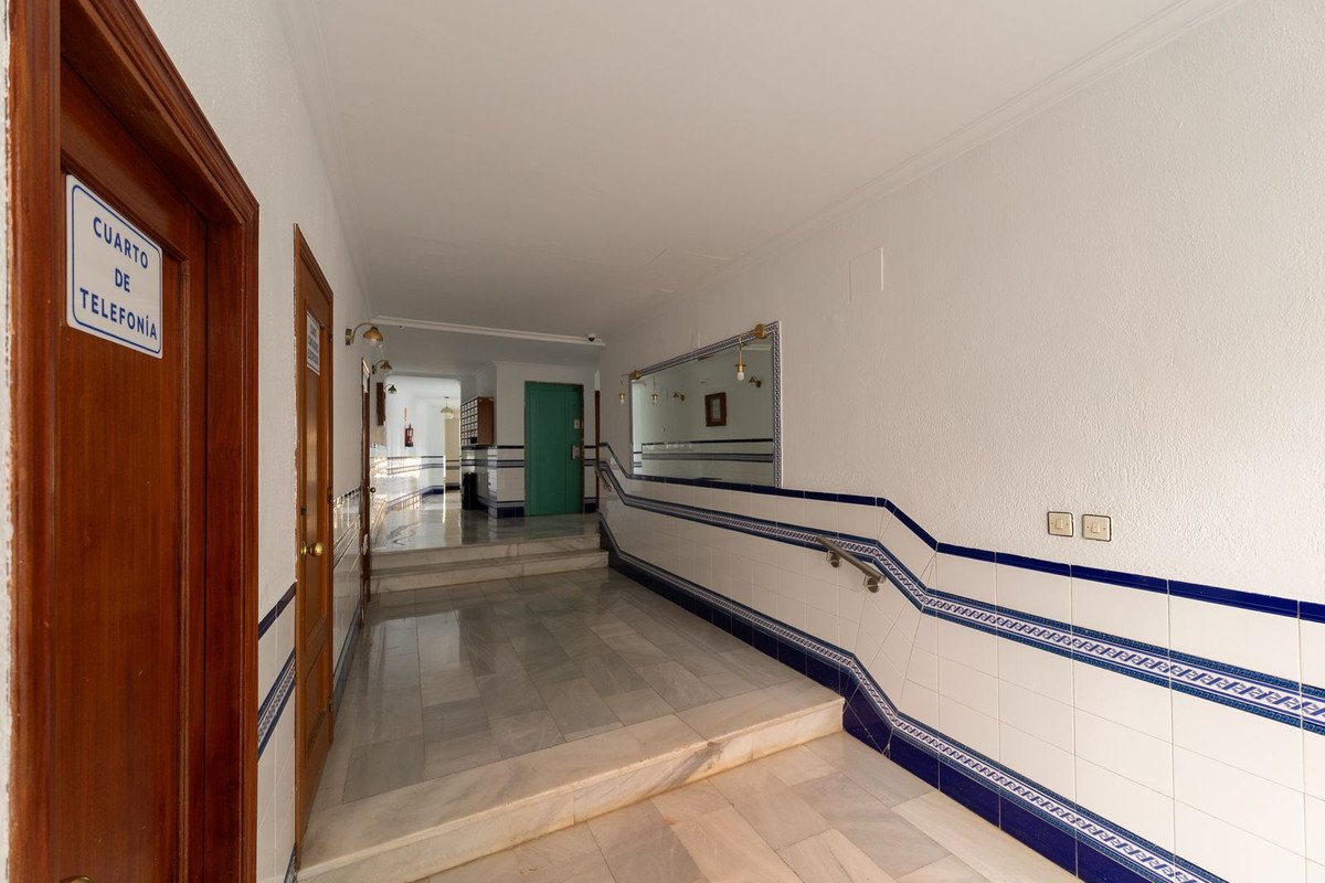 2 Bed Middle Floor Apartment in Fuengirola