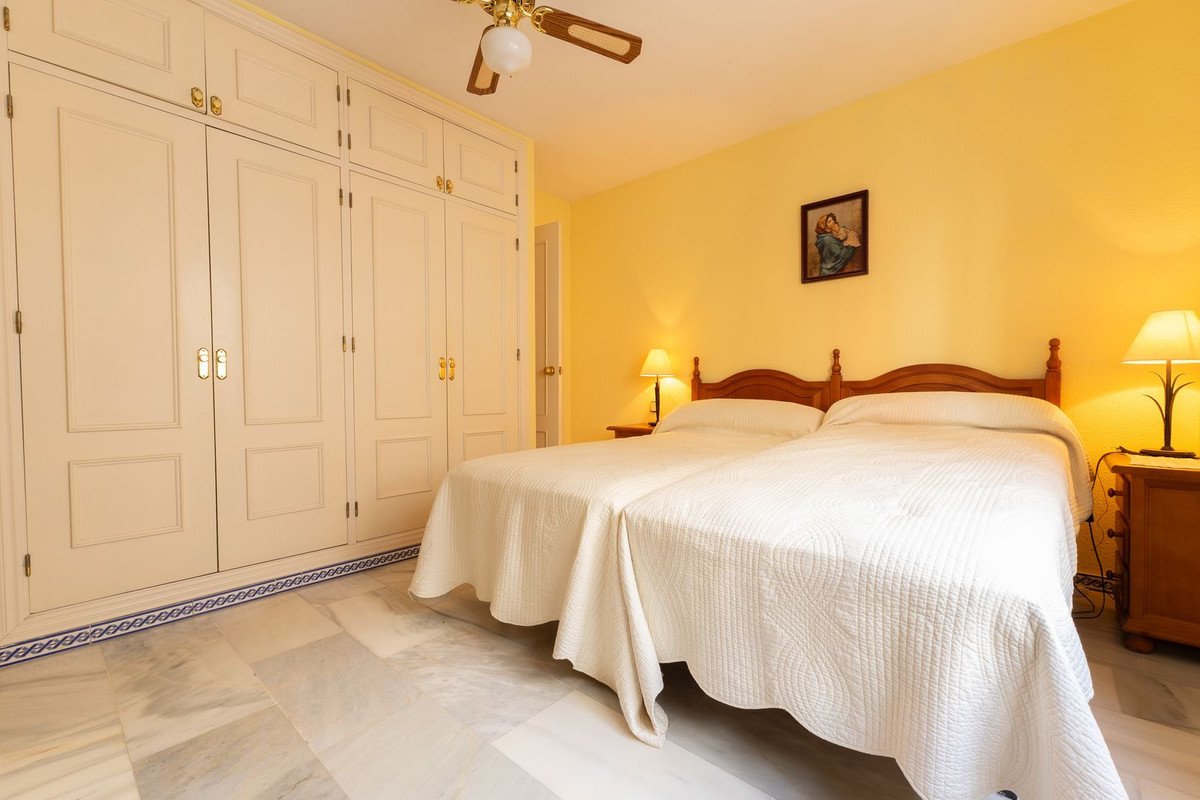 2 Bed Middle Floor Apartment in Fuengirola