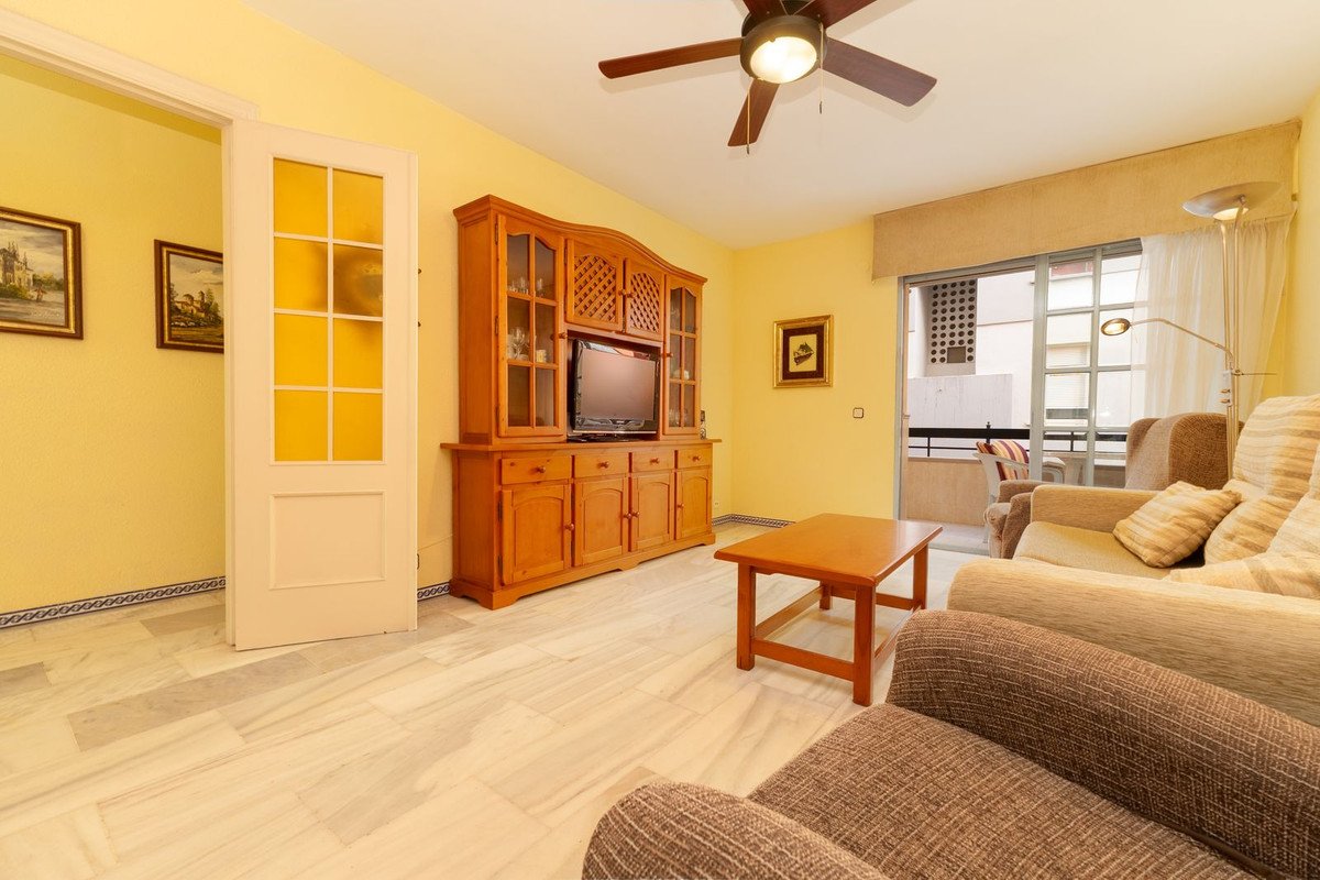 2 Bed Middle Floor Apartment in Fuengirola