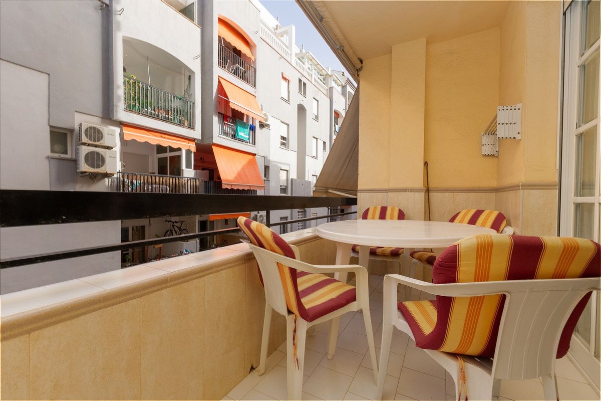 2 Bed Middle Floor Apartment in Fuengirola