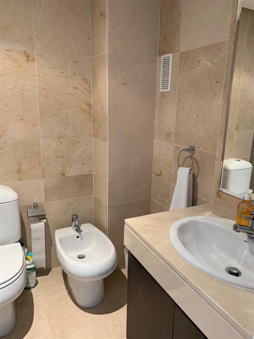 2 Bed Middle Floor Apartment in La Duquesa