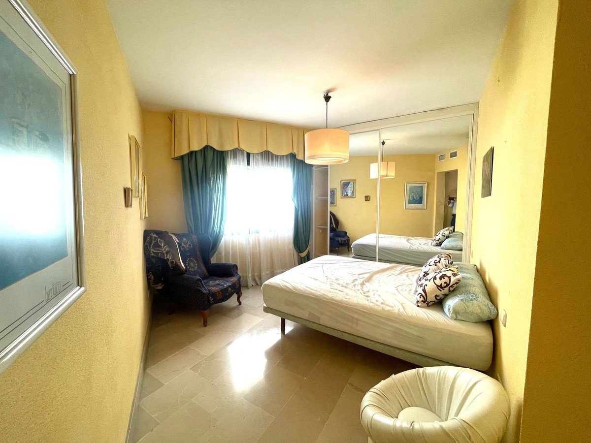 3 Bed Middle Floor Apartment in San Pedro de Alcántara