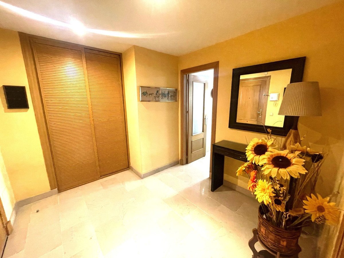 3 Bed Middle Floor Apartment in San Pedro de Alcántara