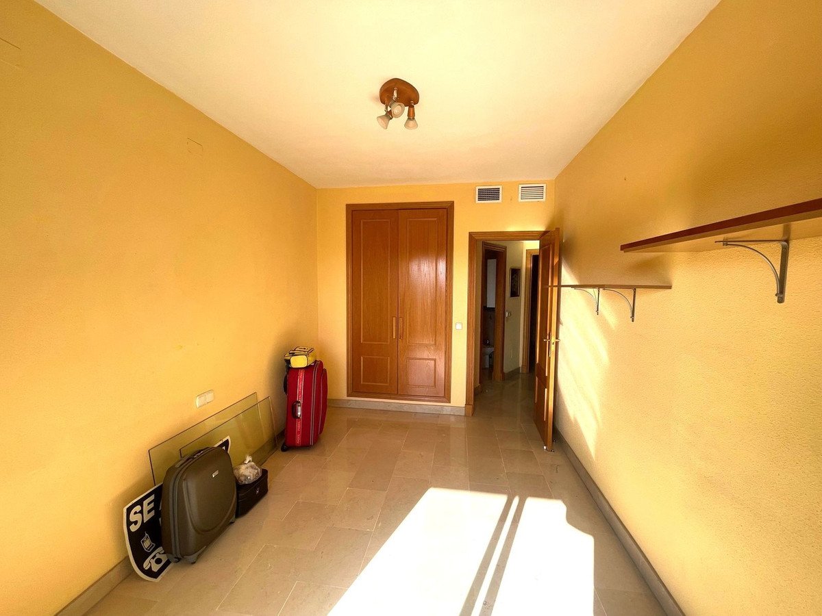 3 Bed Middle Floor Apartment in San Pedro de Alcántara