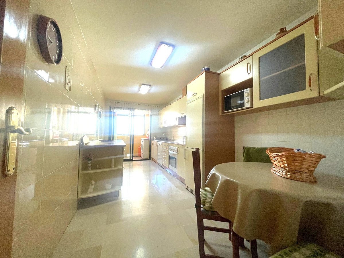 3 Bed Middle Floor Apartment in San Pedro de Alcántara