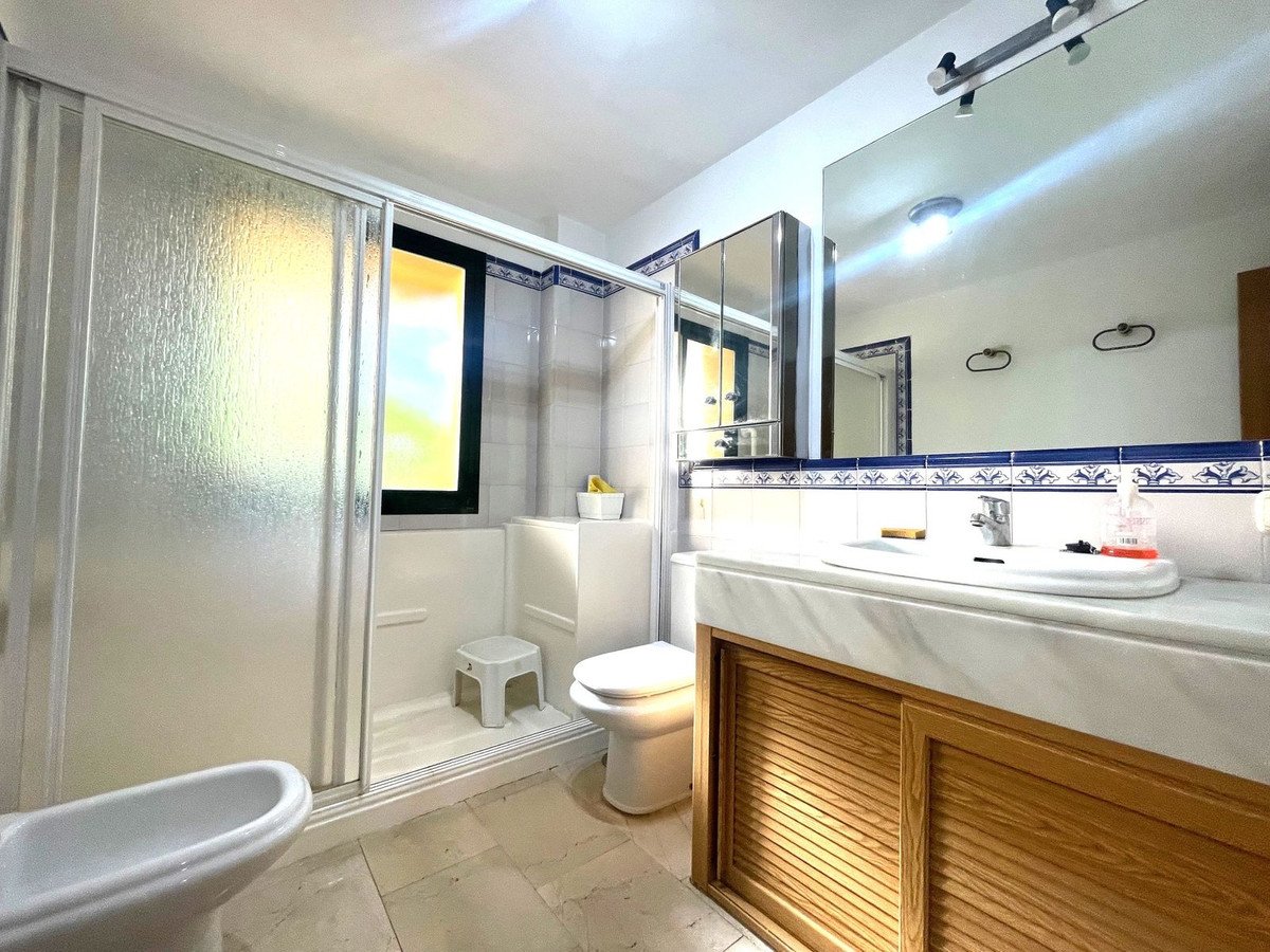3 Bed Middle Floor Apartment in San Pedro de Alcántara