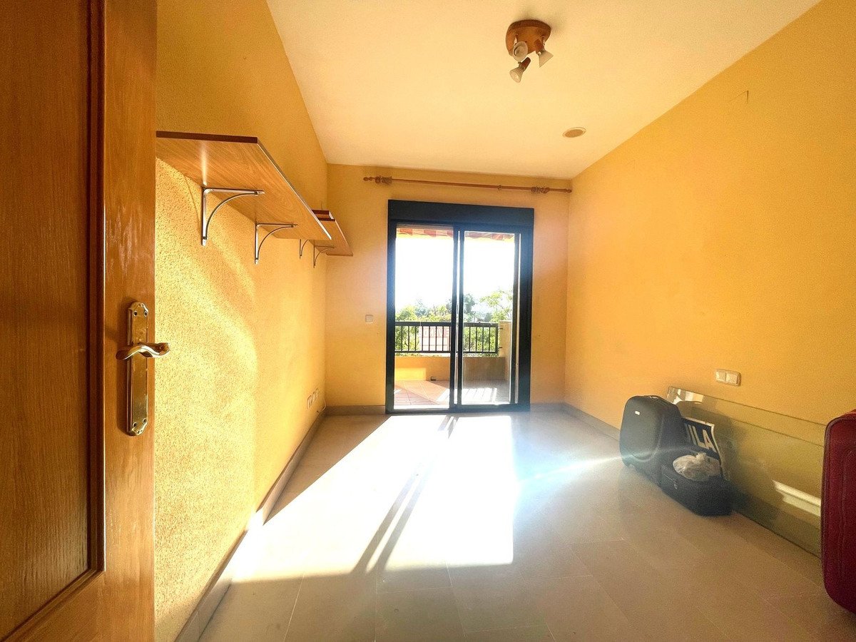 3 Bed Middle Floor Apartment in San Pedro de Alcántara