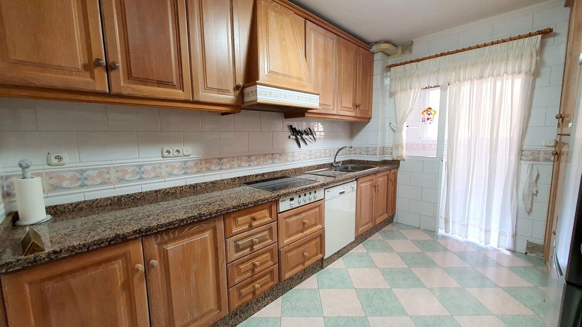 3 Bed Middle Floor Apartment in Fuengirola