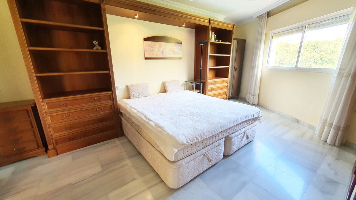 3 Bed Middle Floor Apartment in Fuengirola