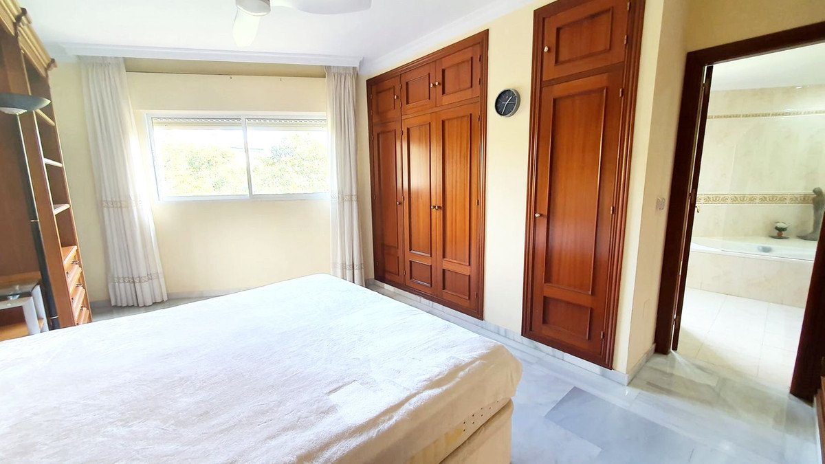 3 Bed Middle Floor Apartment in Fuengirola