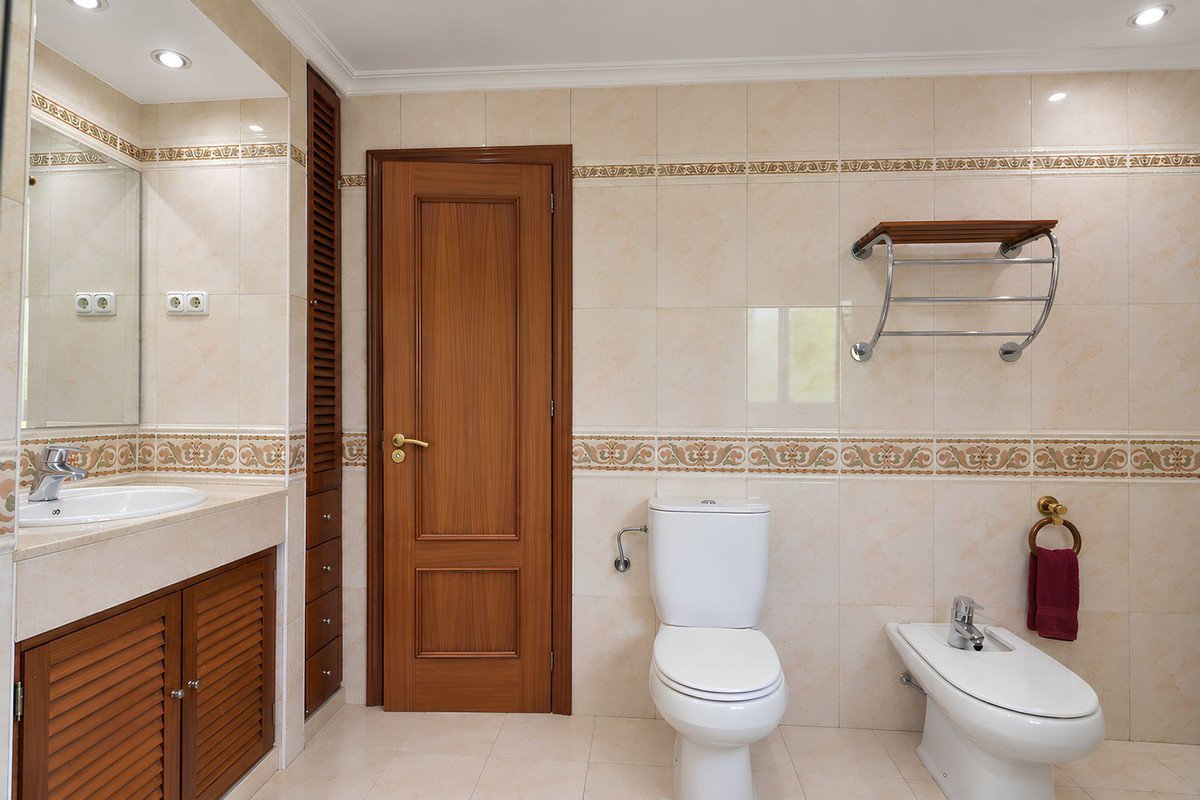 3 Bed Middle Floor Apartment in Fuengirola