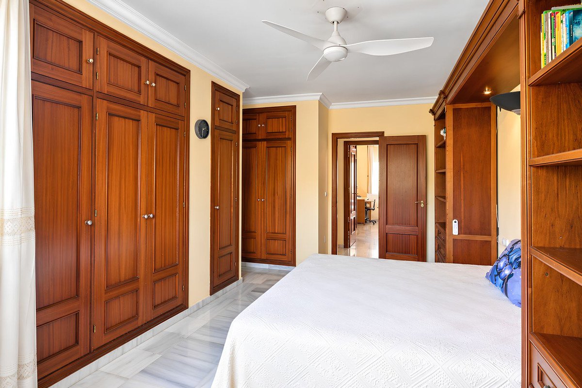 3 Bed Middle Floor Apartment in Fuengirola