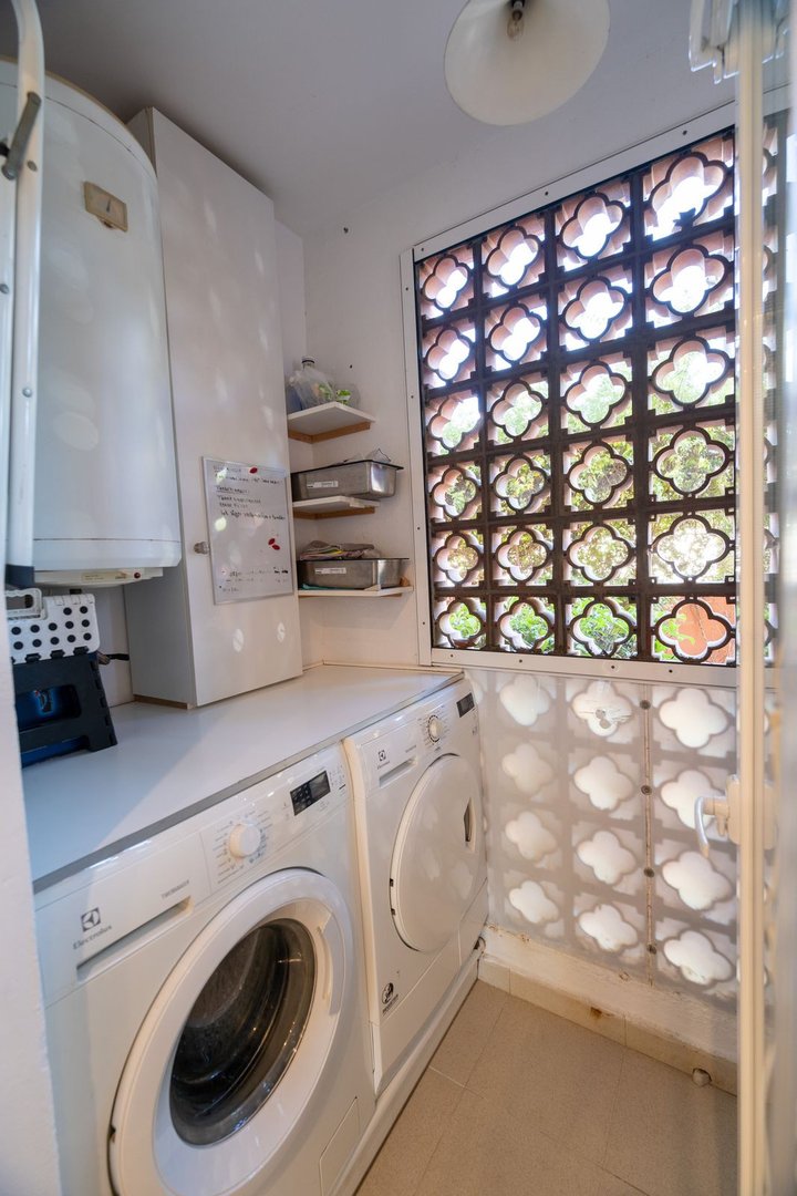 2 Bed Middle Floor Apartment in Estepona